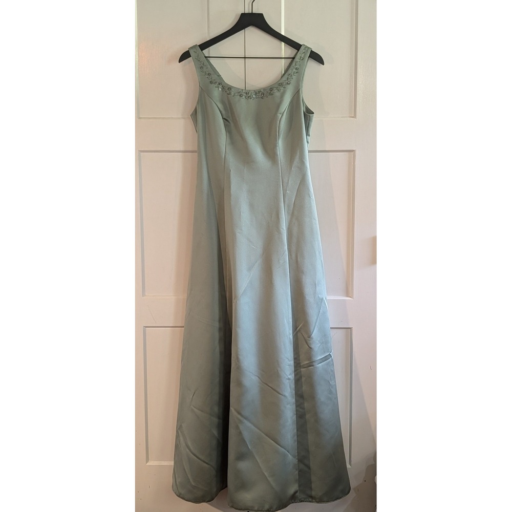 David's Bridal Muted Seafoam Satin Embroidered Formal Ball Gown Dress Sz 8 Prom